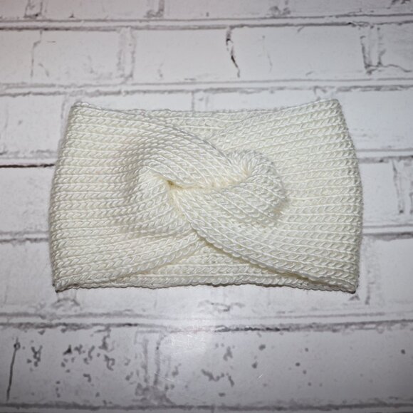 🤍 White Twisted Knit Headband – Handmade · One Size - Picture 5 of 5